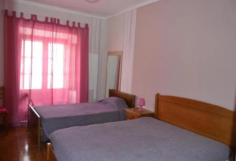 Standard Kolmen Hengen Huone Jaettu kylpyhuone, Aguarela Tavira
