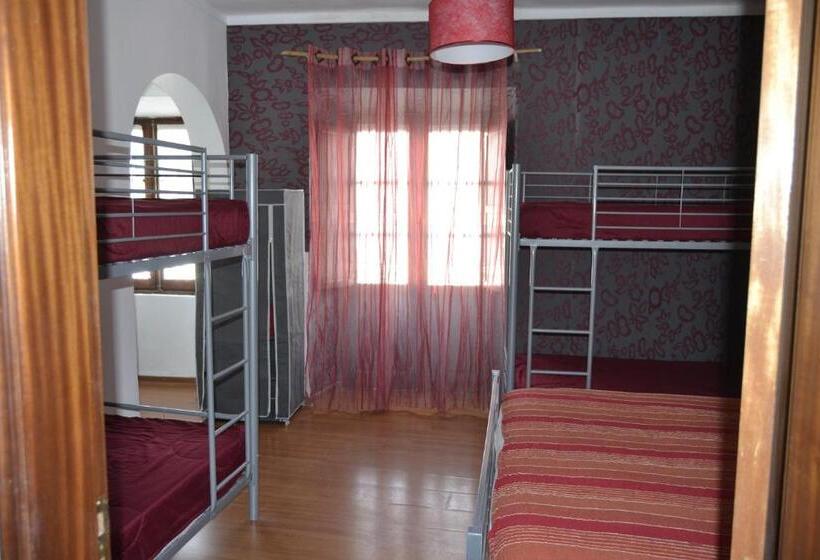 스탠다드 4인용 룸 공용 욕실, Aguarela Tavira