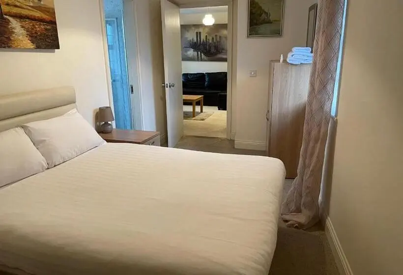 Studio Standard, An Stór Townhouse