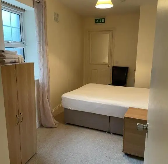 Studio Standard, An Stór Townhouse