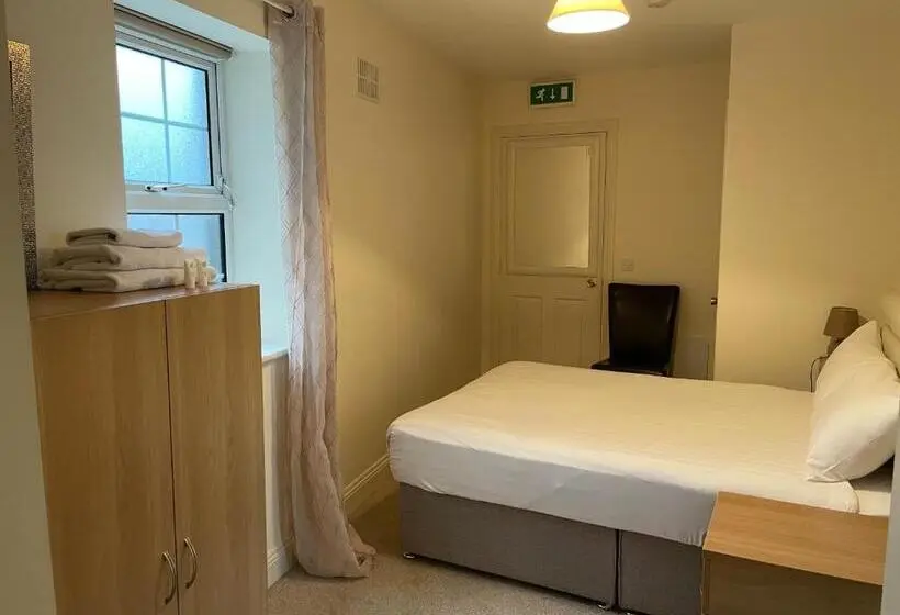 Studio Standard, An Stór Townhouse