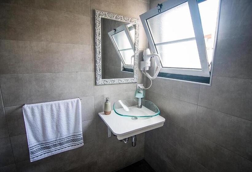 带共用浴室的标准房间, Casa De Hospedes Isaias