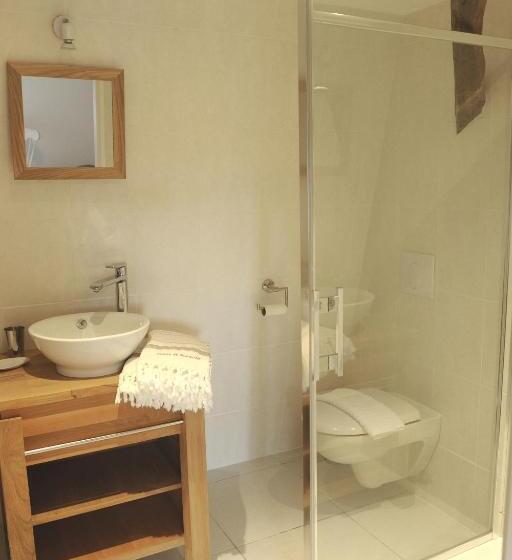 غرفة قياسية, Domaine De L'asenon