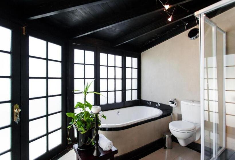 חדר אקזקיוטיב, Firlane House