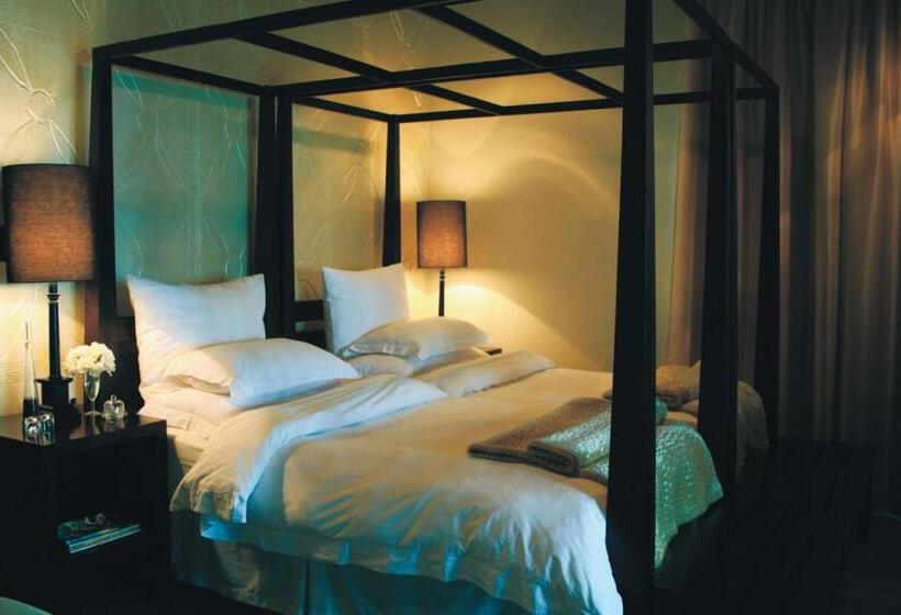 חדר אקזקיוטיב, Firlane House