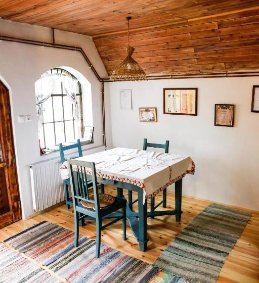 דירת חדר, Myrtus Pince és Vendégház