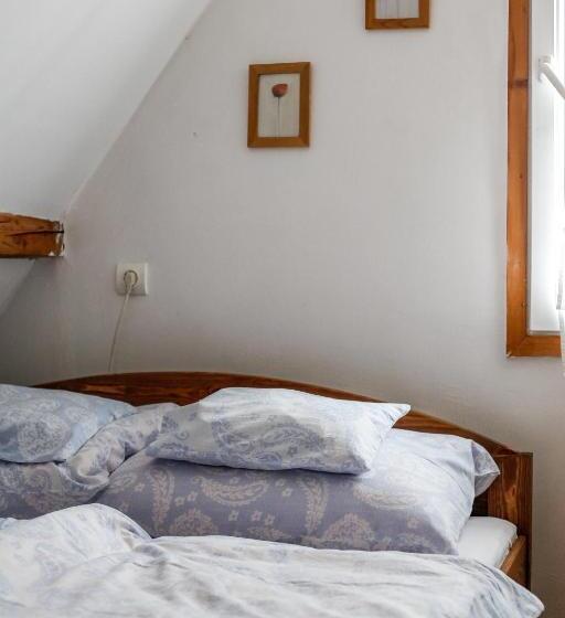 דירת שני חדרים, Myrtus Pince és Vendégház