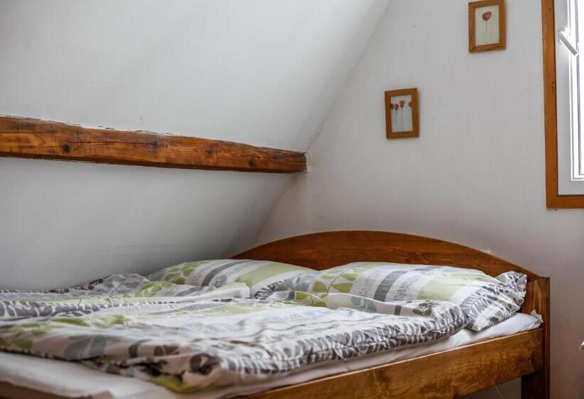 דירת שני חדרים, Myrtus Pince és Vendégház