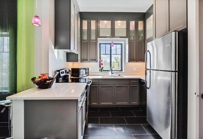 جناح, Aspenwood Manor South