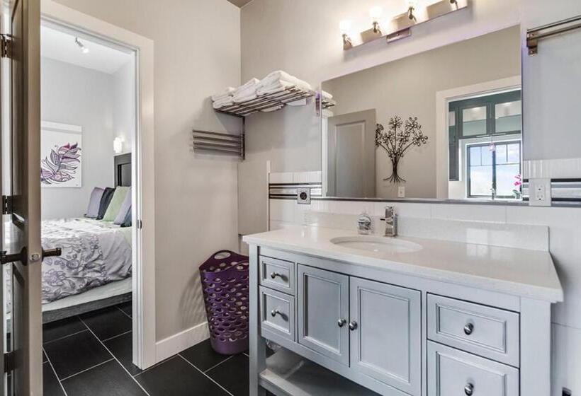 جناح, Aspenwood Manor South