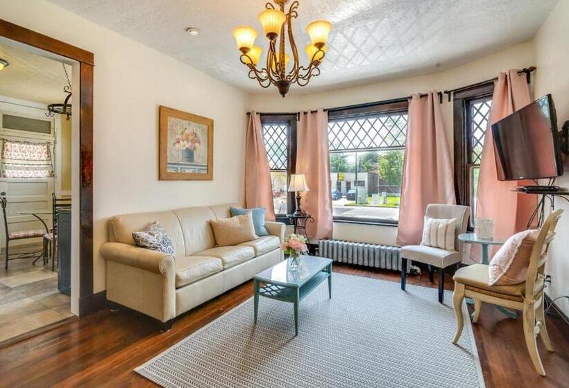 فيلا غرفة نوم واحدة, Aspenwood Manor South