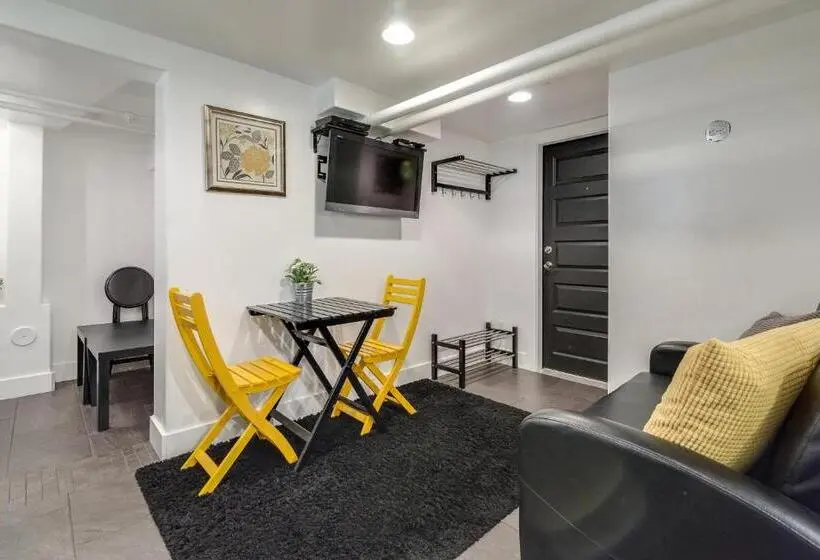 استودیو ساده, Aspenwood Manor South