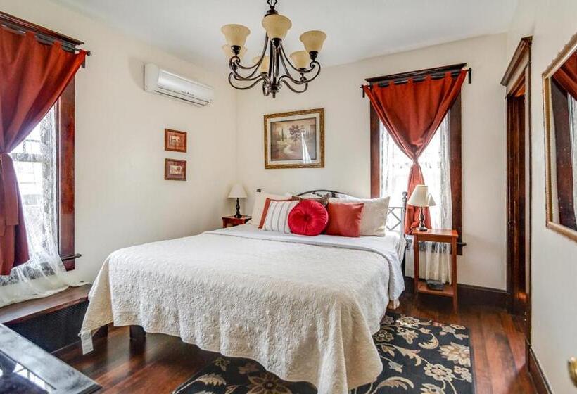 غرفة قياسية, Aspenwood Manor South