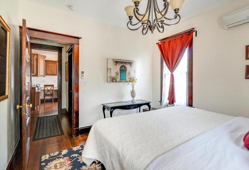 غرفة قياسية, Aspenwood Manor South