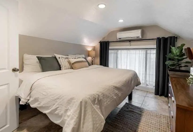 اتاق استاندارد, Aspenwood Manor South