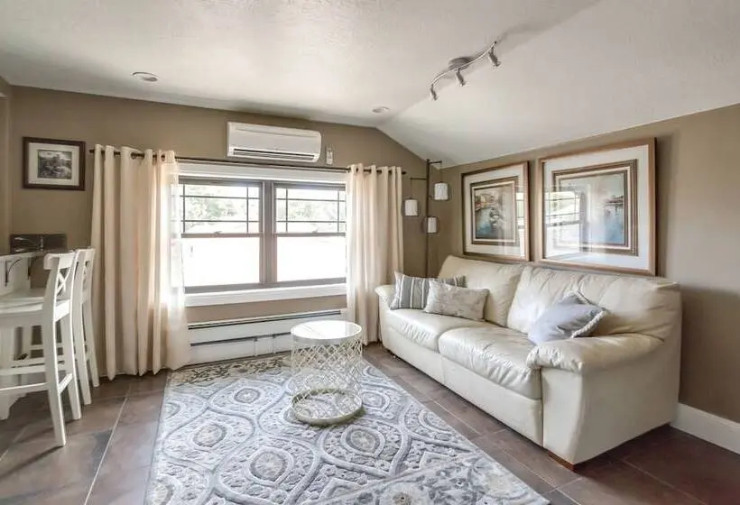 اتاق استاندارد, Aspenwood Manor South