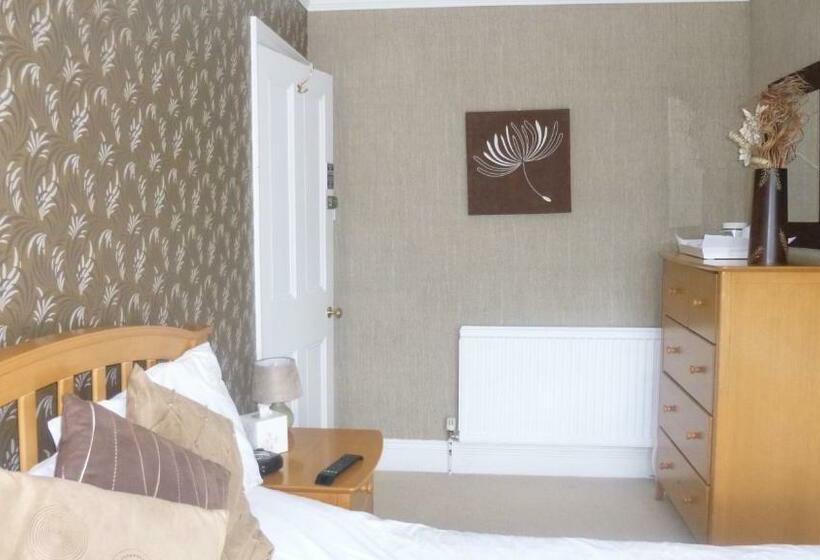 חדר משפחתי, Manor View