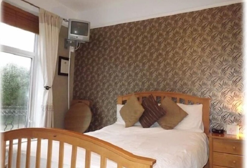 חדר משפחתי, Manor View