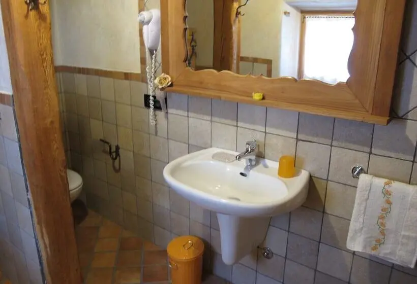 3 Bedroom Duplex Apartment, Agriturismo Alpenvidehof