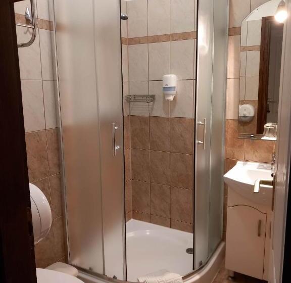 标准间, Kata Panzió