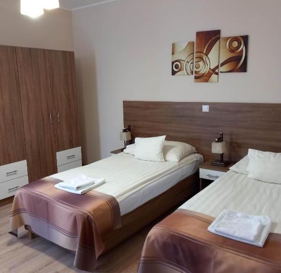 标准间, Kata Panzió