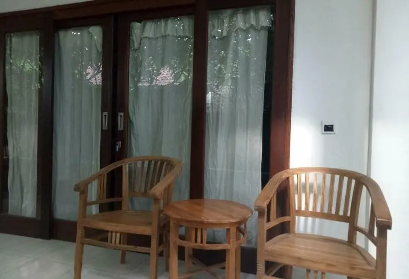 スタンダードインサイドビュールーム, Amed Stop Inn Homestay, Rooftop Restaurant And Bar