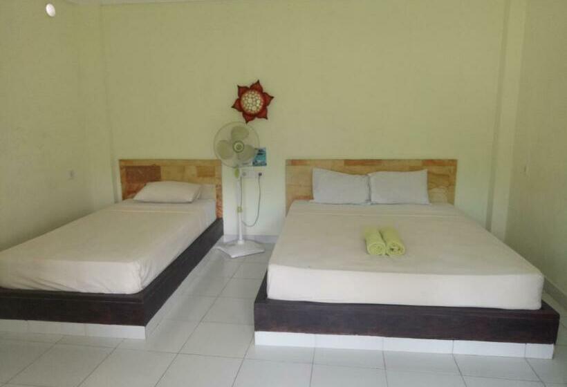 Номер Стандартный с Видом, Amed Stop Inn Homestay, Rooftop Restaurant And Bar
