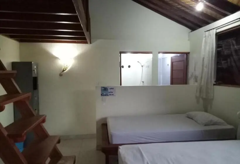 ルームシェアのワンベッド, Amed Stop Inn Homestay, Rooftop Restaurant And Bar