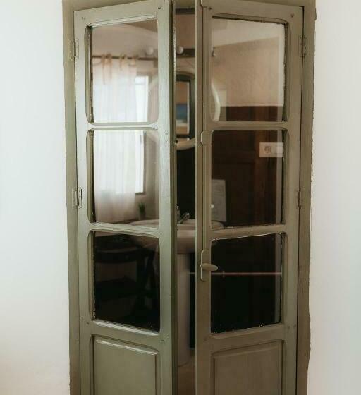 اتاق استاندارد یک نفره, Hostal Africa