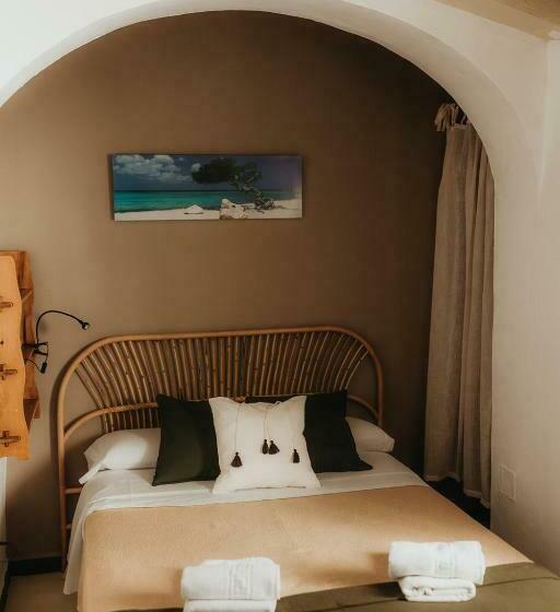 اتاق استاندارد یک نفره, Hostal Africa