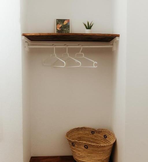 اتاق استاندارد یک تخته با سرویس بهداشتی مشترک, Hostal Africa