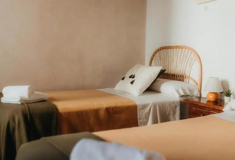Standardrum, Hostal Africa