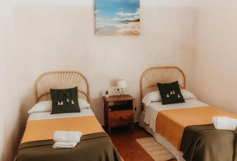 Standardrum, Hostal Africa
