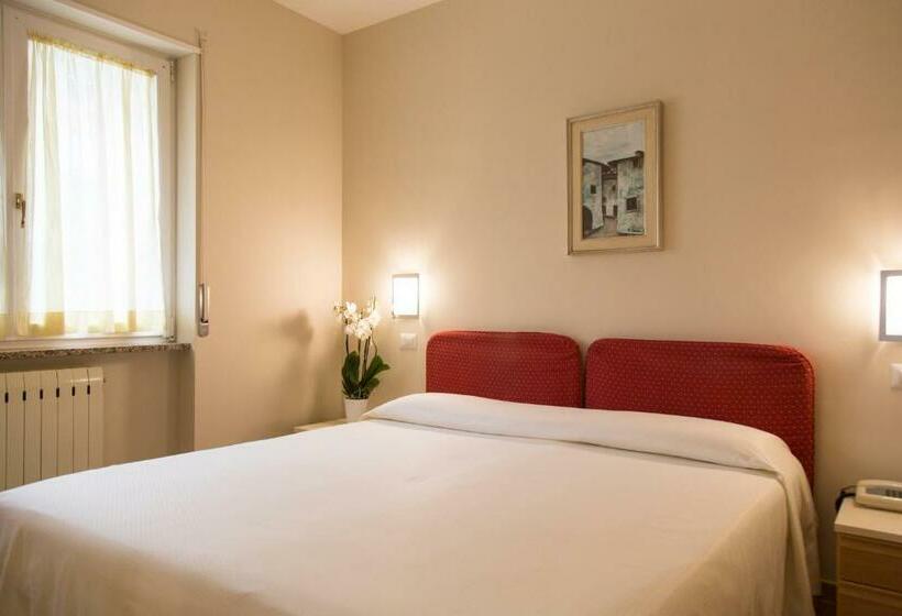 דירת חדר בקומת קרקע, Residence La Madonnina