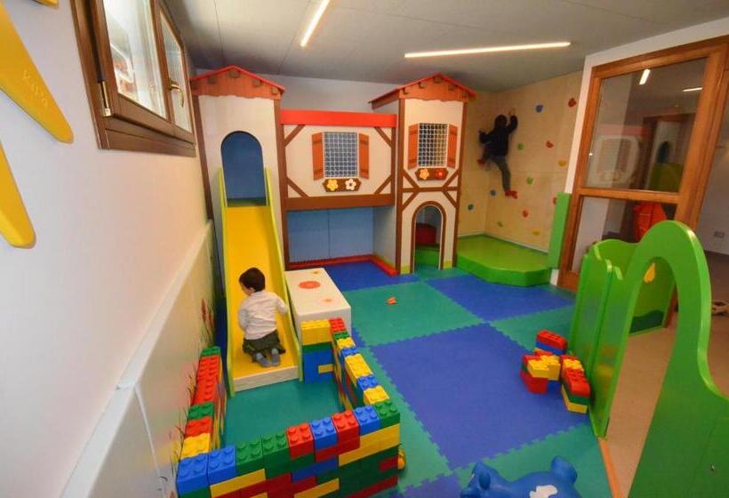 Апартаменты 2 Спальни, Residence Peniè