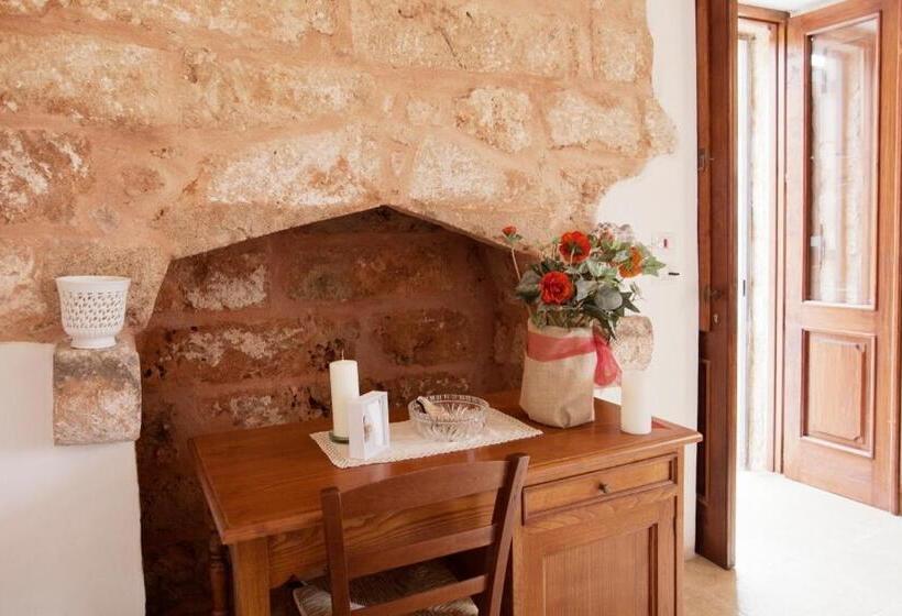 غرفة قياسية مزوَّدة بشُرفة, Masseria Cisternella