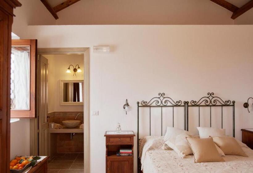 غرفة قياسية مزوَّدة بشُرفة, Masseria Cisternella