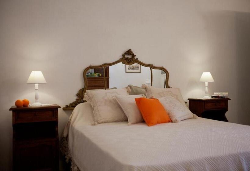 غرفة قياسية ثلاثية مزودة بشرفة, Masseria Cisternella