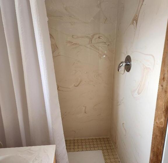 غرفة قياسية سرير كينج, Cowboy Country Inn