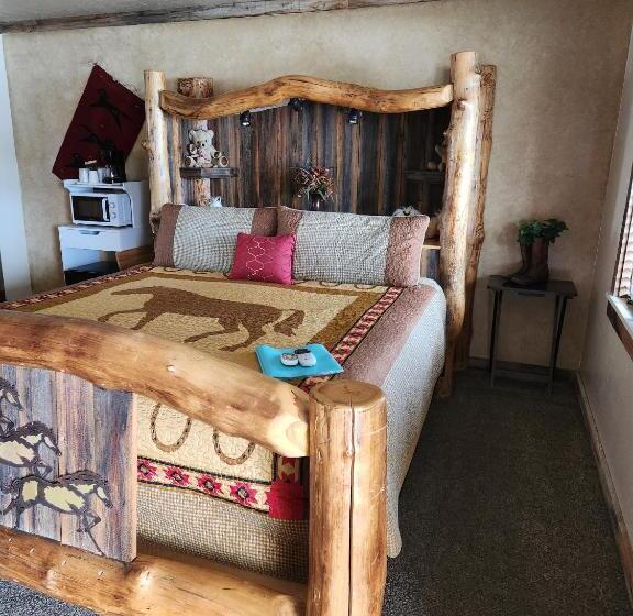 غرفة قياسية سرير كينج, Cowboy Country Inn