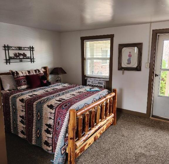 غرفة قياسية, Cowboy Country Inn