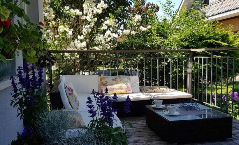 اتاق خانوادگی, Birutes Apartments