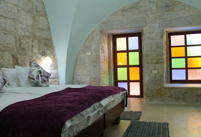 اتاق لوکس سه تخته, Dar Sitti Aziza