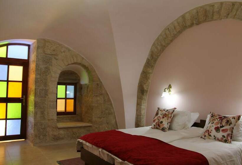 اتاق لوکس سه تخته, Dar Sitti Aziza