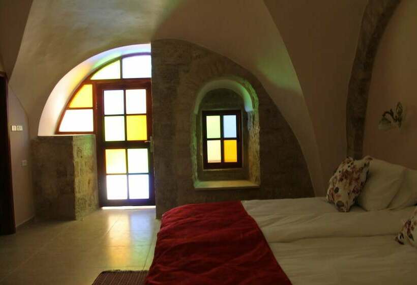 اتاق لوکس سه تخته, Dar Sitti Aziza