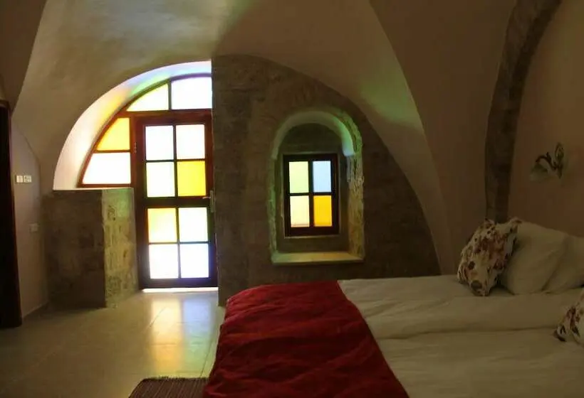 اتاق لوکس سه تخته, Dar Sitti Aziza