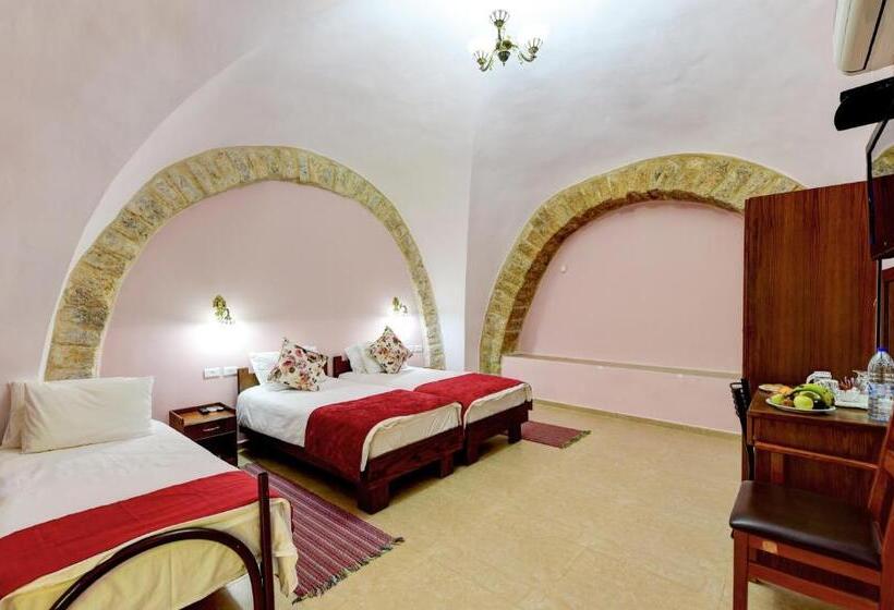 اتاق لوکس سه تخته, Dar Sitti Aziza