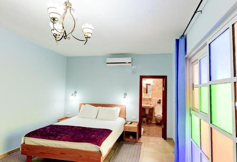 اتاق لوکس, Dar Sitti Aziza