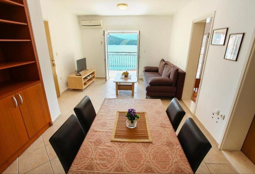 آپارتمان 2 خوابه با چشمانداز دریا, Guesthouse Lamia