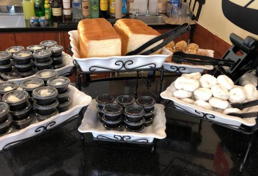 اتاق اکونومی, Arecibo Inn